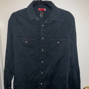 Guess men’s small snap button black shirt - vintage rock star vibe!
